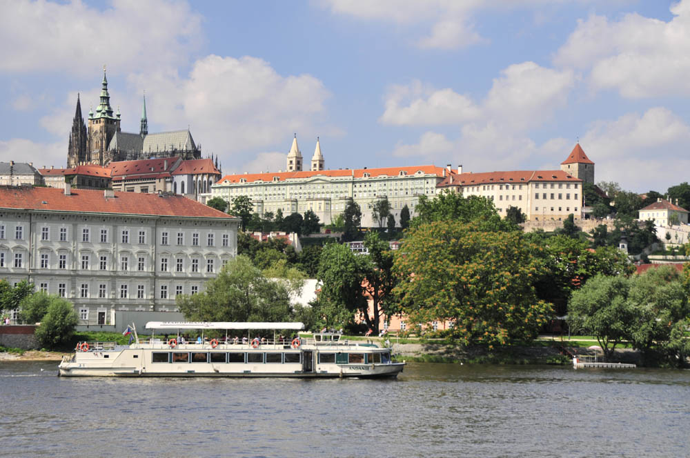 One hour Prague River Cruise